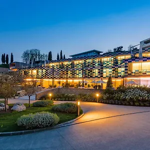 https://villa-eden-luxury-resort.it-lombardy.com