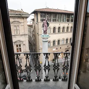 https://tornabuoni-view.it-tuscanyhotel.com